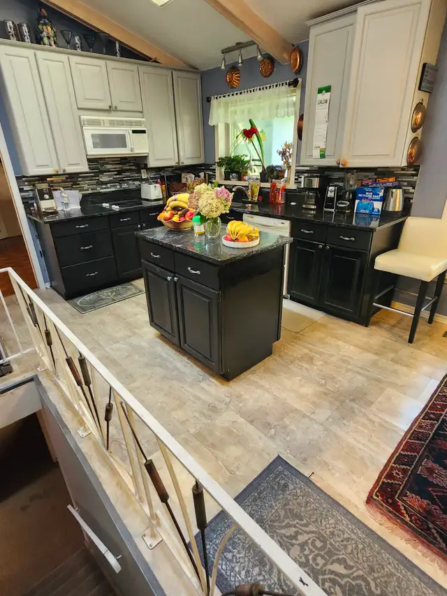 $750 Private Room For Rent In Beautiful Neighborhood ! - Photo 5