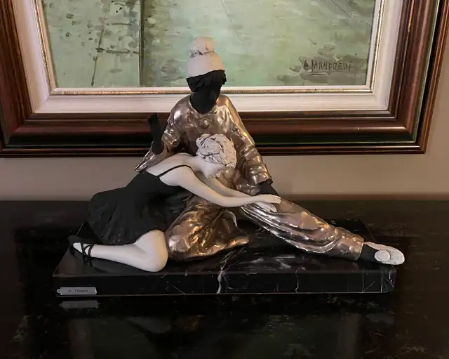 Gianni Visentin Porcelain Sculpture – "Bisogno di Protezione"