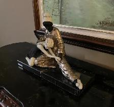 Gianni Visentin Porcelain Sculpture – "Bisogno di Protezione" - Photo 2