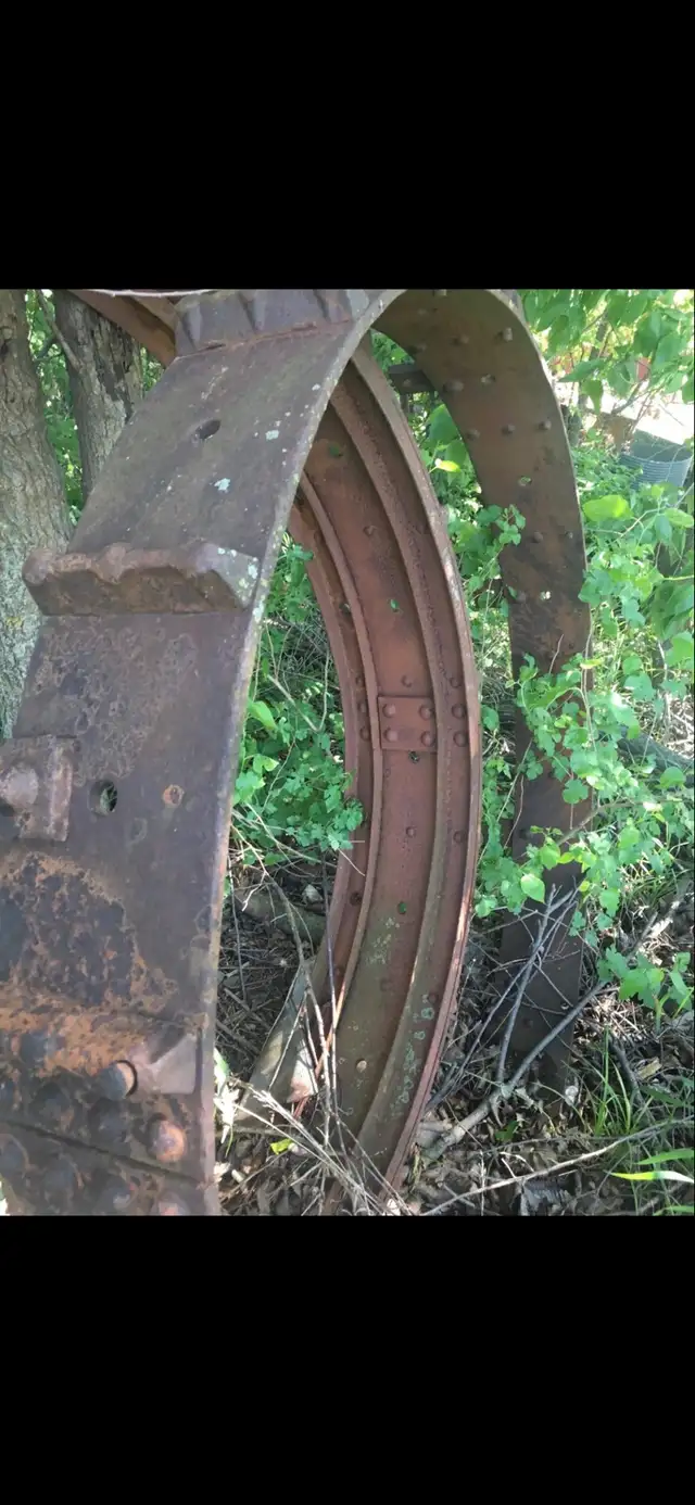 steel wheel antique - Photo 2