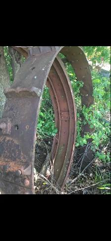 steel wheel antique - Photo 2