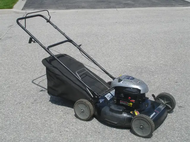 GAS POWER 22' MURRAY 3 IN 1 550 158CC WITH REAR BAG LAWNMOWER!