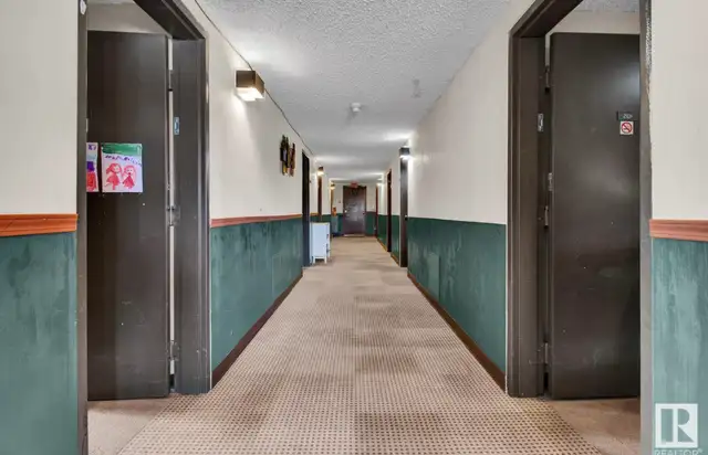 commercial building - Photo 8