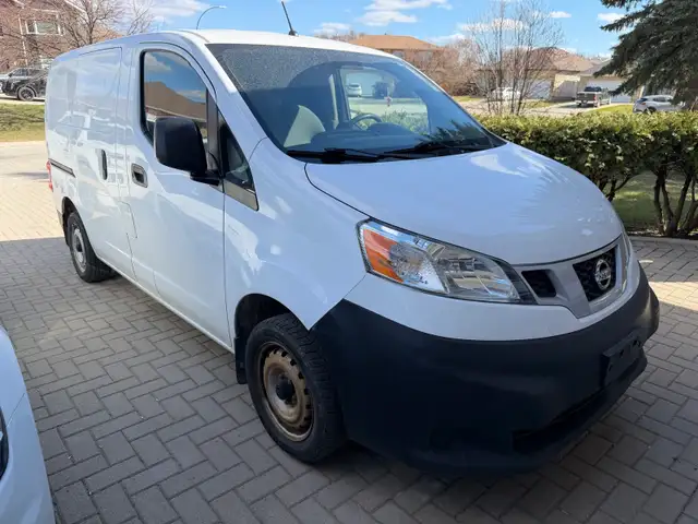 2018 Nissan NV200 - SAFETIED! - Photo 2