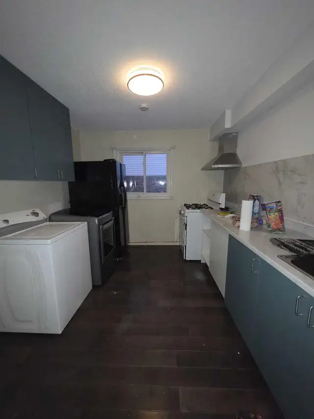 1 Bedroom main floor.