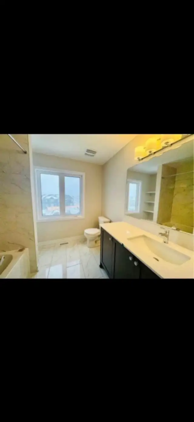 Room Rental/ chambre à louer - Photo 2