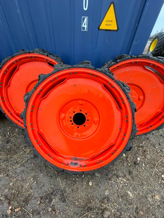 Irrigation pivot airless tires and rims