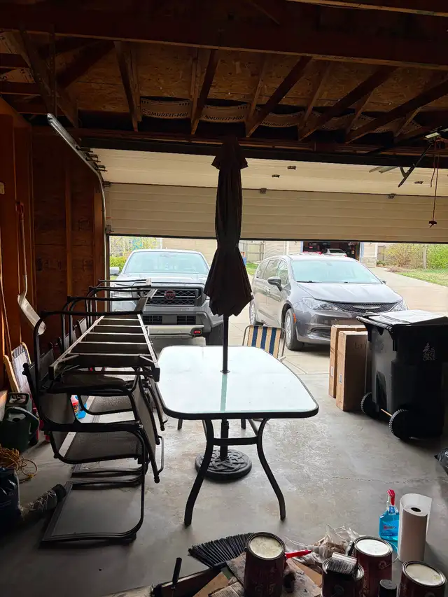 Patio Table With Umbrella And Base - Photo 3