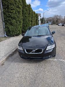 2010 Volvo S40 T5 turbo AWD 6 speed standard - Photo 2