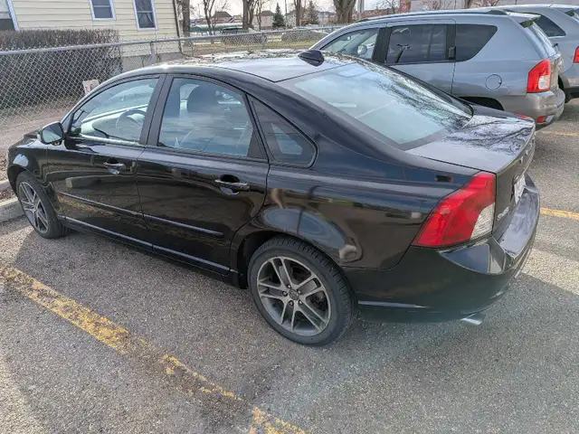 2010 Volvo S40 T5 turbo AWD 6 speed standard - Photo 3