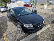 2010 Volvo S40 T5 turbo AWD 6 speed standard - Photo 5