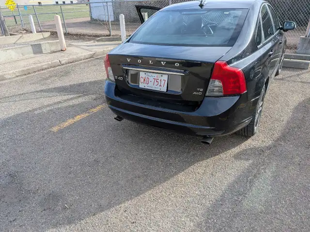 2010 Volvo S40 T5 turbo AWD 6 speed standard - Photo 6