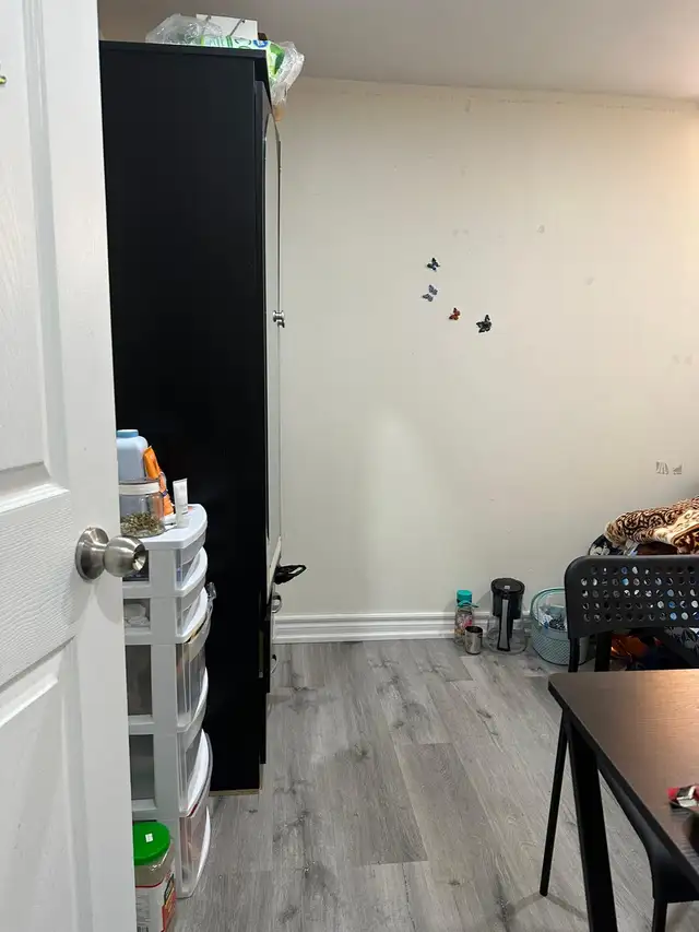 Private Furnished Basement Room onlyFor Female.All Included$550 - Photo 4