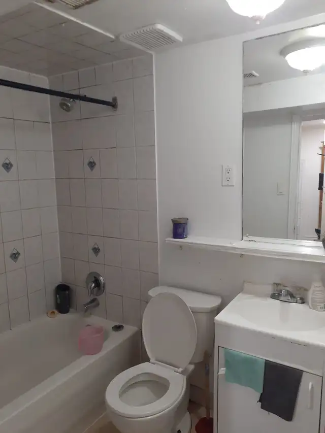 Private Furnished Basement Room onlyFor Female.All Included$550 - Photo 5