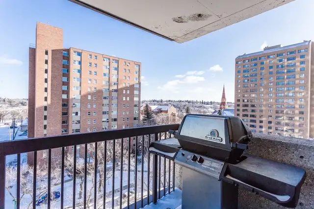 Furnished 1 bedroom executive condo downtown 805 – 311 6th Ave. - Photo 8