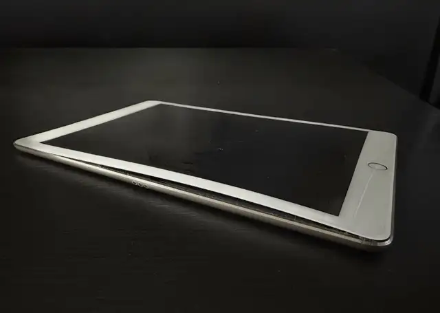 Pad Pro 9.7-inch 128GB - Fully Functional / AS-IS - Photo 3