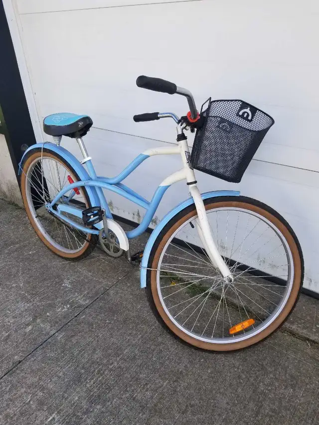 cruiser bicycle ( womens)