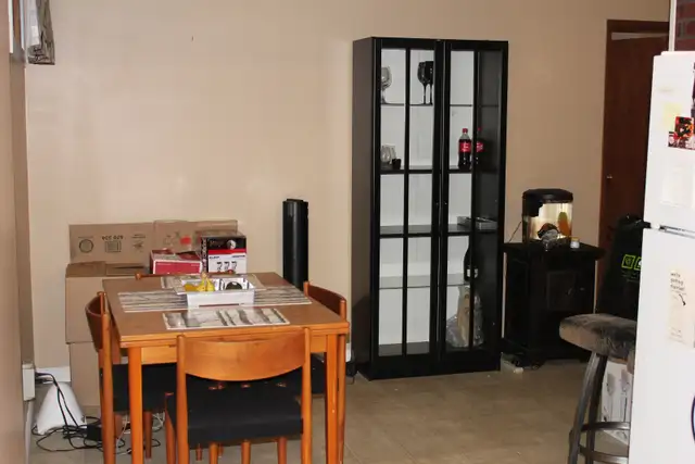 2 Bedroom BASEMENT SUITE - Photo 7