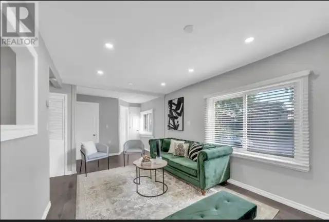 House for rent - Photo 2