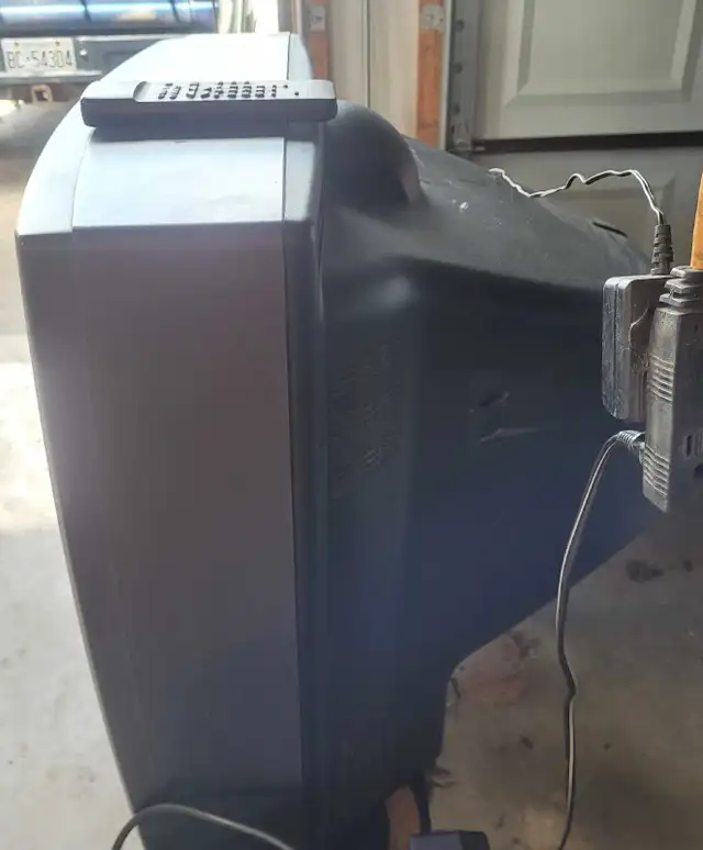 Sanyo CRT TV - Photo 4