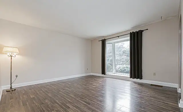 House for rent near UOIT/Durham College - Prime Location - Photo 2