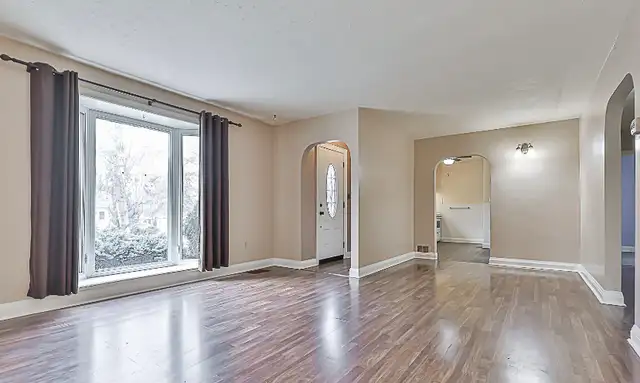 House for rent near UOIT/Durham College - Prime Location - Photo 3