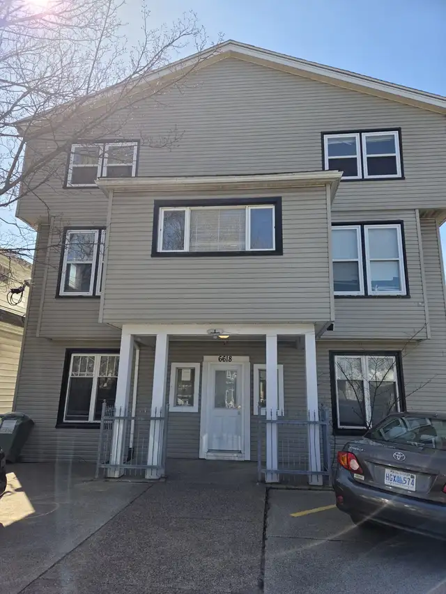 June 1st New Reno Large One BR Apt & Balcony Center Quinpool Rd.