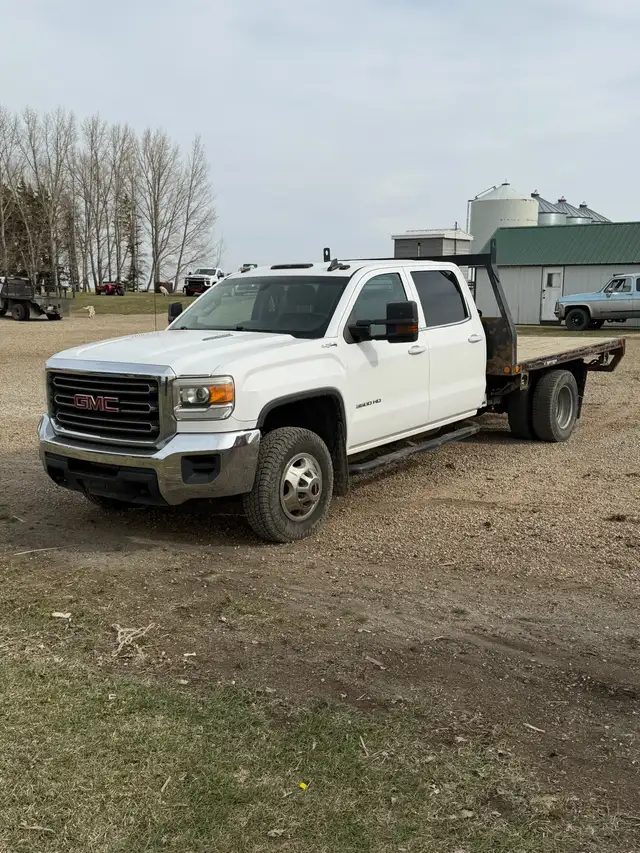 2015 GMC Sierra SLT Duramax Dually