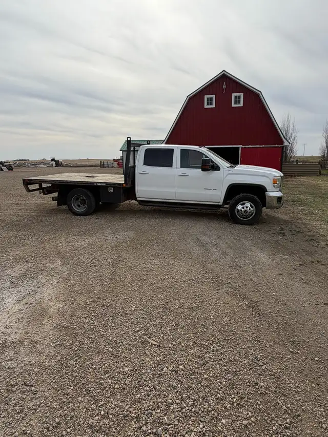 2015 GMC Sierra SLT Duramax Dually - Photo 6