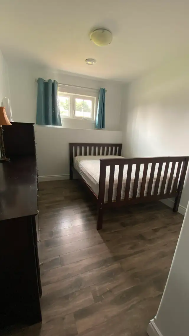 Private room in a very clean and cozy Azilda home $800 - Photo 2