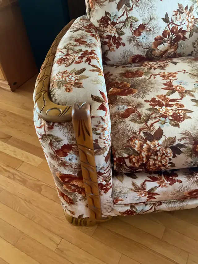 ANTIQUE LIVING ROOM SET - Photo 3