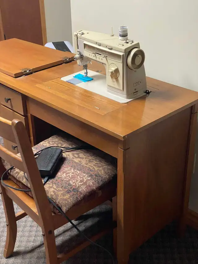 SINGER SEWING MACHINE - Photo 4