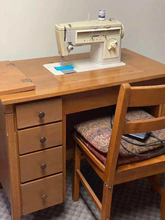 SINGER SEWING MACHINE - Photo 5