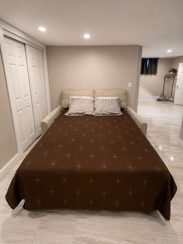 Modern Basement Apartment | Private Entrance | All Inclusive - Photo 5