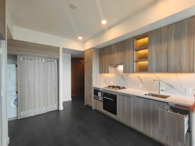 Luxury Condo for Lease | King’s Landing – North York - Photo 4