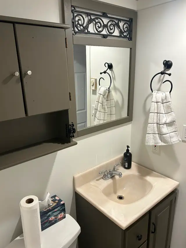 Private Basement Room for Rent - Shared Home - Photo 10