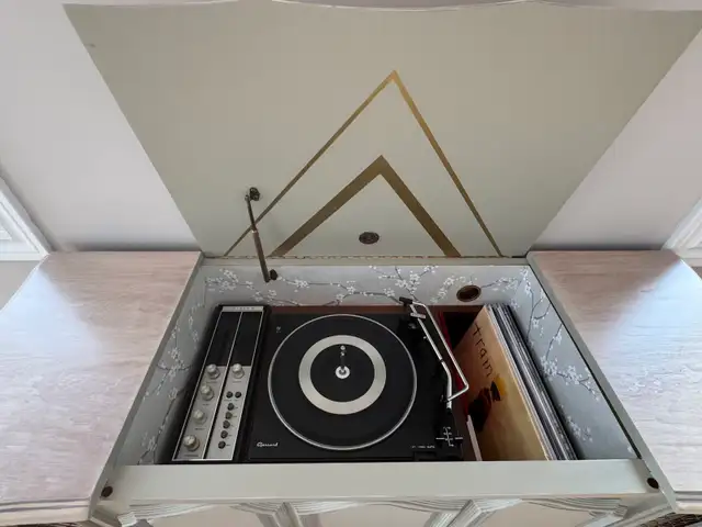 MCM 1960’s Vintage Record Player Media Console - Photo 2
