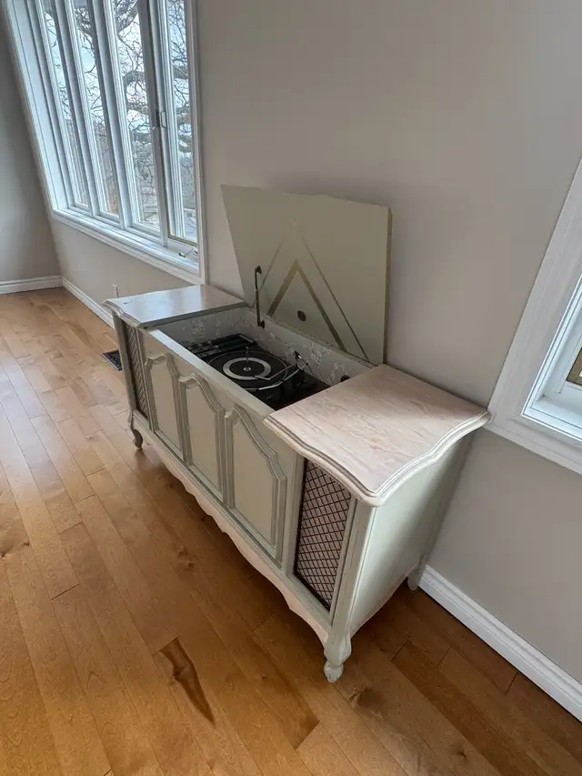 MCM 1960’s Vintage Record Player Media Console - Photo 3