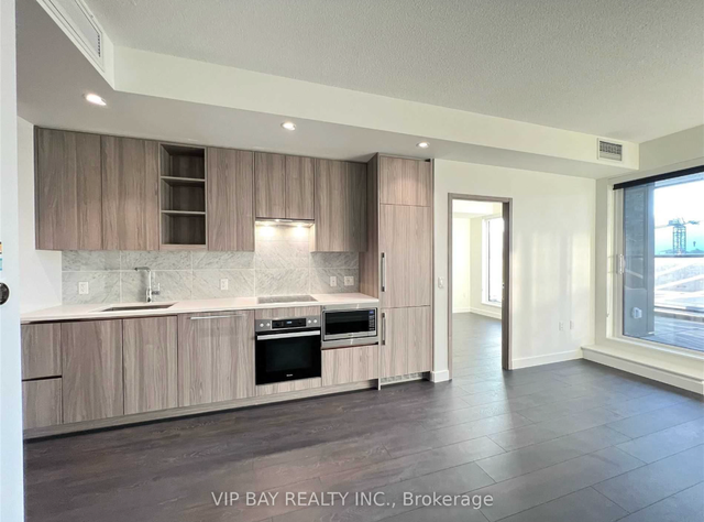 1 bedroom Condo for rent in North York - Photo 2