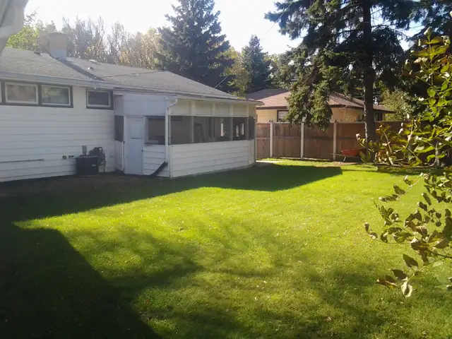 RENOVATED 4 BEDROOM BUNGALOW NEAR UNIVERSITY-$2500.00-MAY 15 - Photo 10