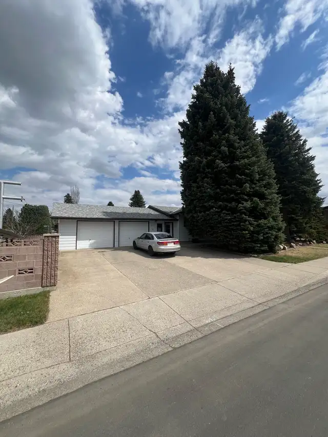 Lethbridge house for sale - prime location