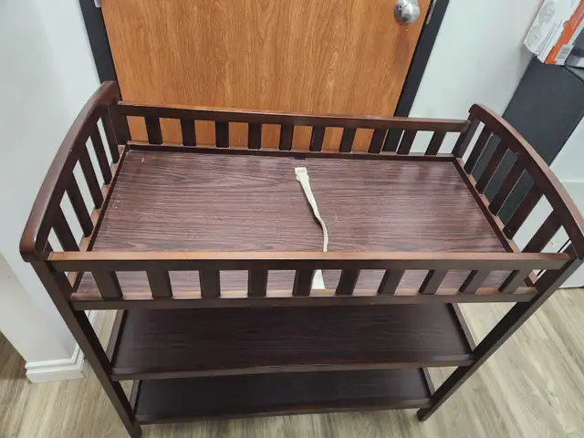 Stroller, Change table and Crib - Photo 2