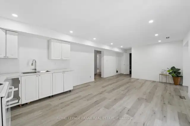 Rent walking basement - Photo 7
