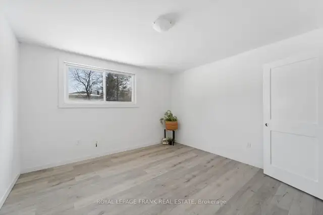 Rent walking basement - Photo 9