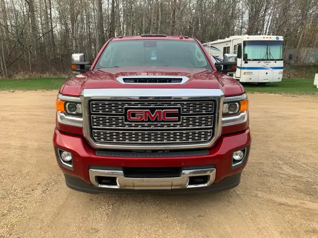 2018 GMC Denali Dually Diesel for Sale - Photo 3