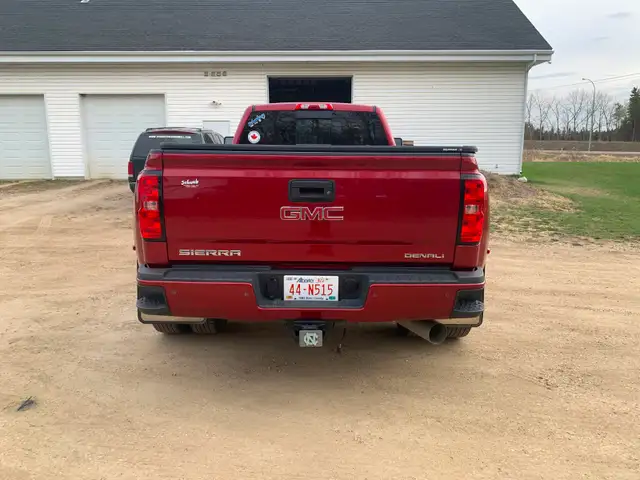 2018 GMC Denali Dually Diesel for Sale - Photo 4