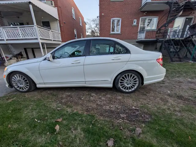 2009 Mercedes Benz C250 Luxury | Clean | No Accidents | AWD | Fu - Photo 3