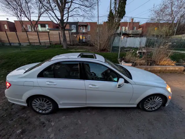 2009 Mercedes Benz C250 Luxury | Clean | No Accidents | AWD | Fu - Photo 4