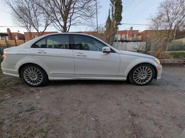 2009 Mercedes Benz C250 Luxury | Clean | No Accidents | AWD | Fu - Photo 5