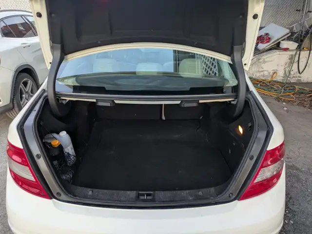 2009 Mercedes Benz C250 Luxury | Clean | No Accidents | AWD | Fu - Photo 6